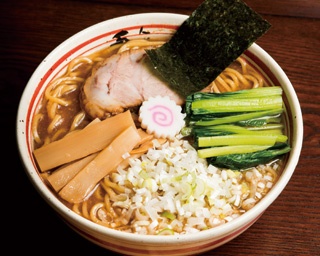 【東京・人形町】老舗が集う人形町で勝負を挑むスープと向き合う王道の味