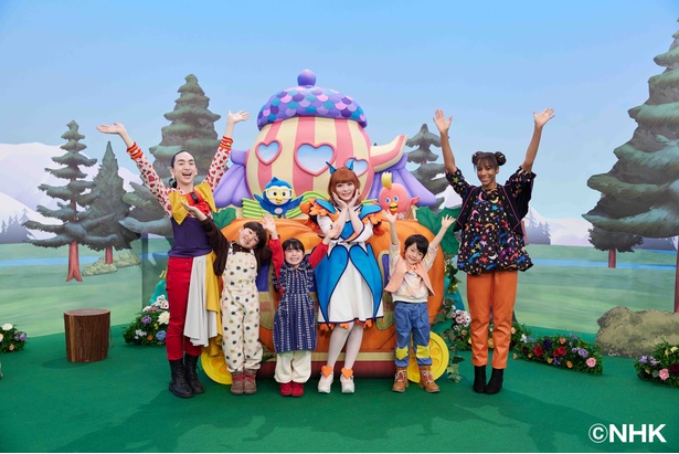 「えいごであそぼ Meets the World」初のベストアルバムがリリース決定
