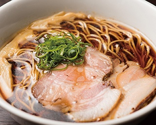 【東京・東中野】手間ひまかけた豚清湯スープとキレのある醤油ダレがマッチ