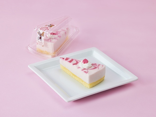 「トムとジェリー 桜香るストロベリーレアチーズムース」(555円)