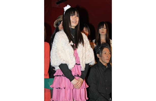 ドールを演じる矢島潤奈