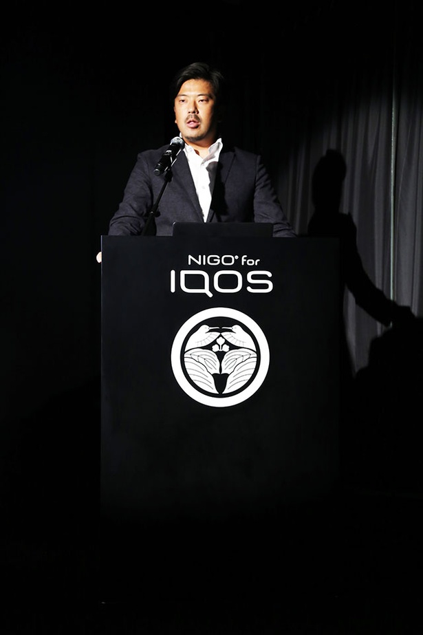 長谷川氏は「NIGO(R) for IQOS」の詳細をプレゼンテーション