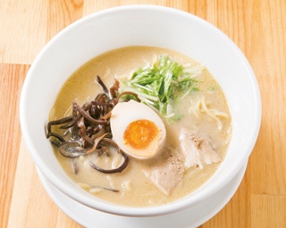 【福岡】まるで福岡名物・水炊き!?濃厚な鶏白湯が味を決めるトロ旨スープ