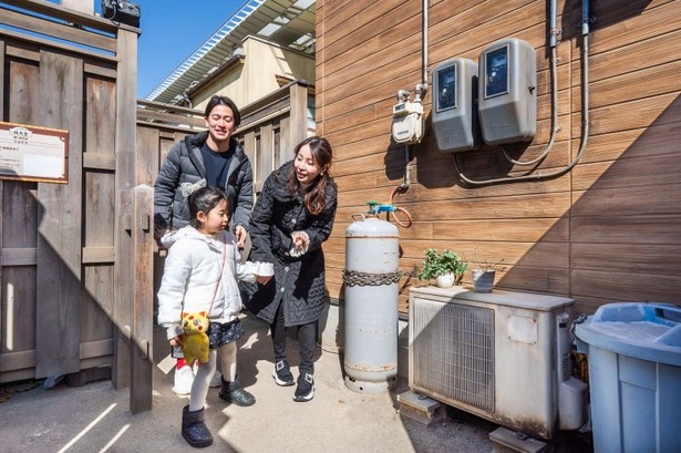 「銭天堂」入り口を見つけ中の路地へ