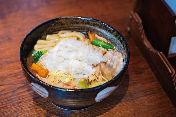 「ふんわりチーズのカレーうどん」(1300円)