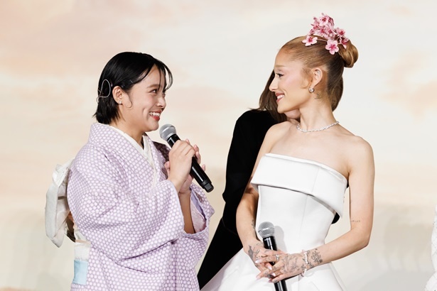 涙に目を浮かべながらアリアナへの愛を語る清水さん