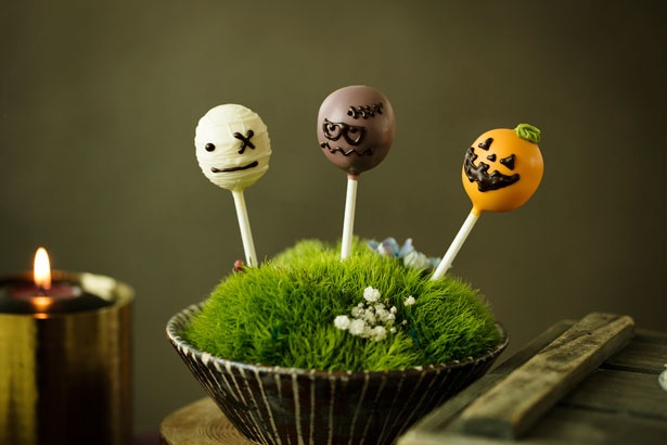 「ハロウィンロリポップ」(3個セット・税抜1350円)は、「パンプキンフェイス(ピスタチオ)」「フランケンシュタイン(チョコレート)」「マミー(バニラ)」がセットに
