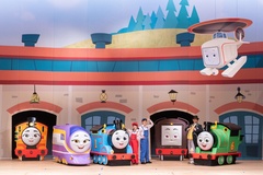 トーマス、パーシー、カナがステージを駆け巡る新作オリジナルストーリー