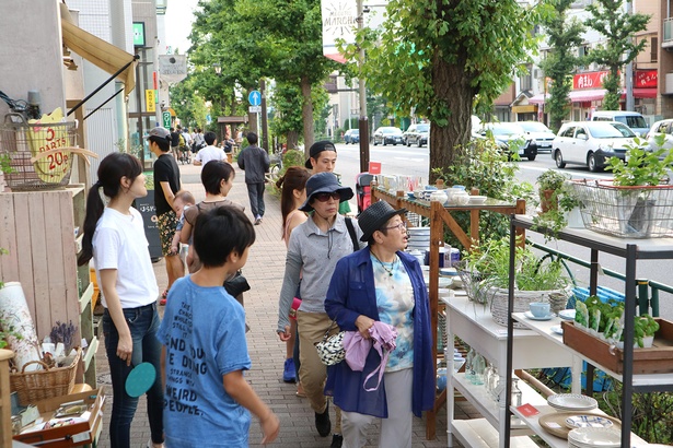 目黒通りの個性ある地元の店が出店する