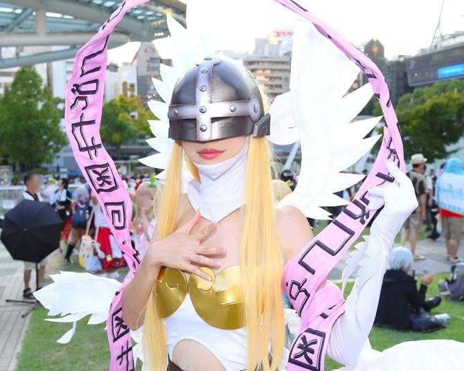 「デジモンアドベンチャー」エンジェウーモンに扮するコスプレイヤー「あでやかな雰囲気の再現にこだわりました」