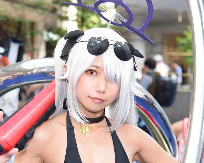 「褐色肌は実際に肌を焼いて再現しました」コスプレイヤー・音琴ひつじ、「ブルアカ」コスプレで魅了