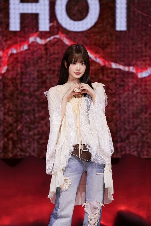 LE SSERAFIM・SAKURA「初めての撮影方法が多かった」 5thミニ