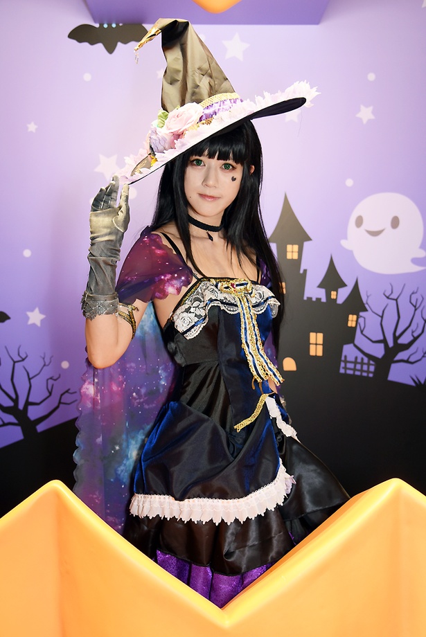 美人コスプレイヤー競演！ハロウィンシーズンのサンリオピューロランド