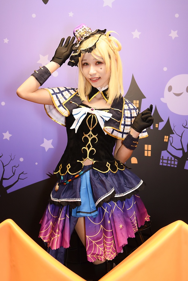 「ラブライブ！サンシャイン!!」の小原鞠莉に扮する むむさん
