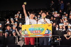 「映画 きかんしゃトーマス ぼくのたいせつなともだち」の春休み試写会の様子