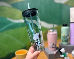 若い世代を中心にブームとなっているアイテム「PEANUTS コールドカップ タンブラー ブルー 710ml」(3500円 ※オンライン限定)