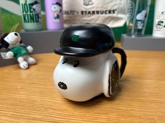 PEANUTS特有の手描き感のあるタッチを立体的に再現したという「PEANUTS フェイスマグ 355ml」(4500円 ※オンライン限定)