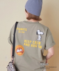 「スヌーピーTシャツ(カーキ)」(7590円)