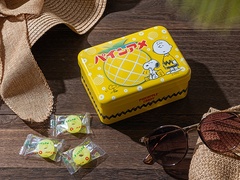 「スヌーピー パインアメ缶」(1430円)発売