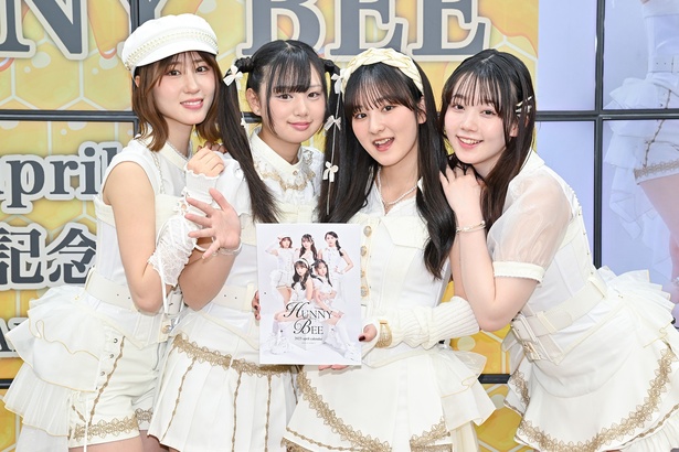 HUNNY BEEの藤ゆりな、吉沢凛音、リコ、米倉れいあ