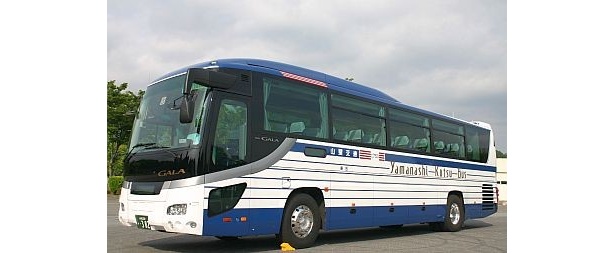 山梨交通の高速バス。1000円で東京と甲府を移動できるなんて、学生はオトク！