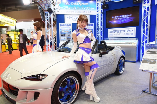 美人コンパニオン画像 in 東京モーターショー2017 4/40