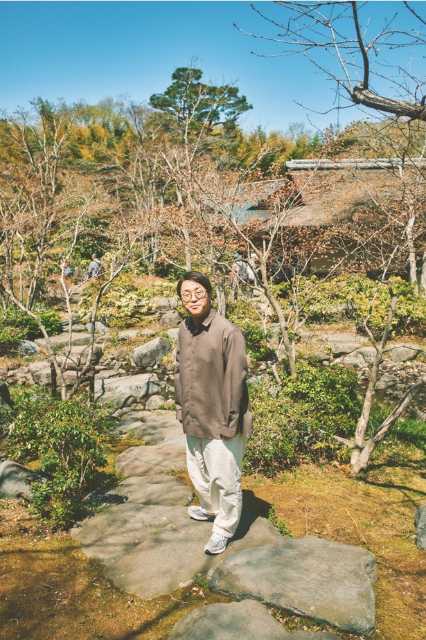 秋には木々が赤く色づき、また違った景色になります