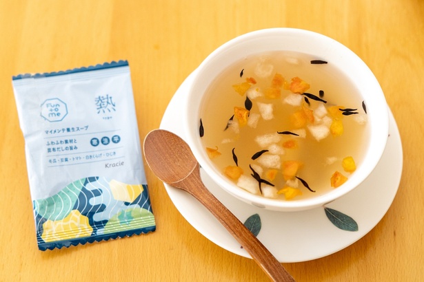 熱がこもりやすい“熱"タイプ向けのスープ。熱を冷ますために冷たい飲み物を摂りがちだが、胃腸が冷えて巡りが悪くなるとかえって熱が外に逃げにくくなるので、冬瓜や豆腐など熱をとる効果が期待できる素材が摂れるスープに仕上げている