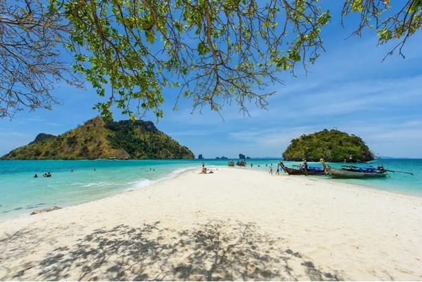 「タレー・ウェーク(幻の砂浜)」は「割れる海」を意味し、別名“Sand Bar”とも呼ばれている