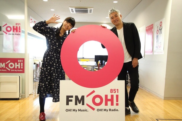 Njと彩羽真矢さん、2人で記念撮影