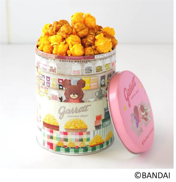 ぬいぐるみのセットだけでなく、「くまのがっこう缶」(クォート缶1130円)単品での販売もする