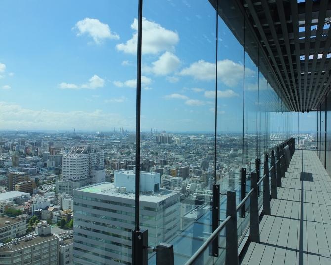 「まるで空を歩いているよう…」25階にある屋外スカイデッキは迫力満点!!【無料展望室シリーズvol.3】