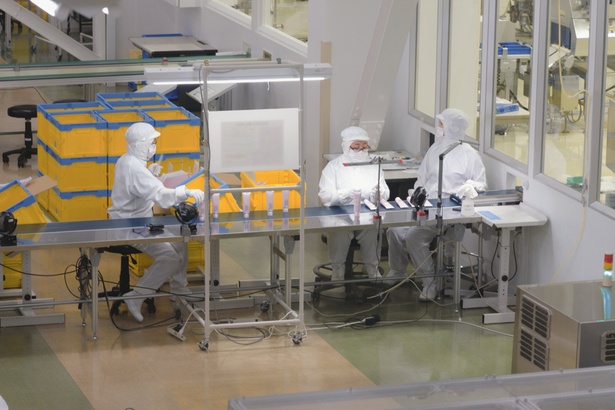 製造から発送まで「薬彩工園」において行われる