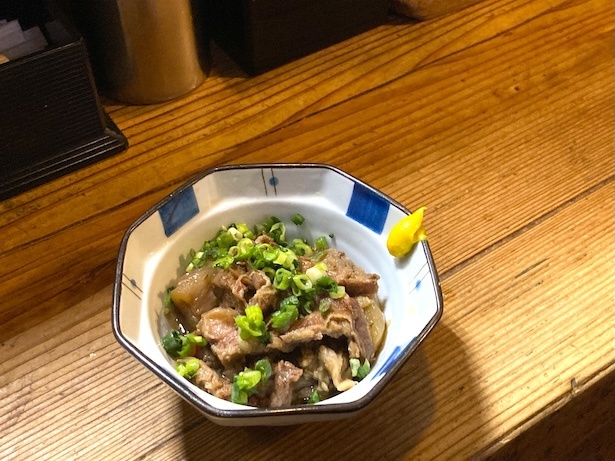 おつまみで人気の「牛すじ」(670円)