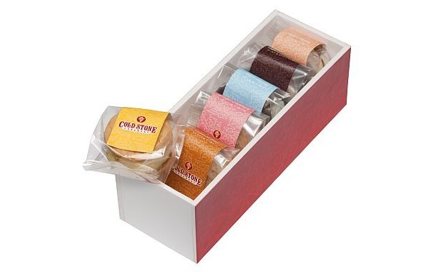 クッキーサンド全6種入りの「バラエティ ボックス」（2000円）