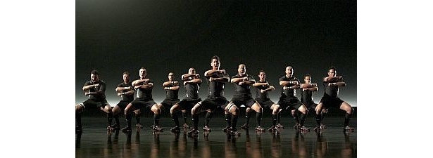 マオリの男たちが登場！ 12人のうち、大半が実際にマオリの出身者なのだそう