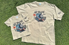 「親子Tシャツ」(大人向け：3300円／子ども向け：2970円) 