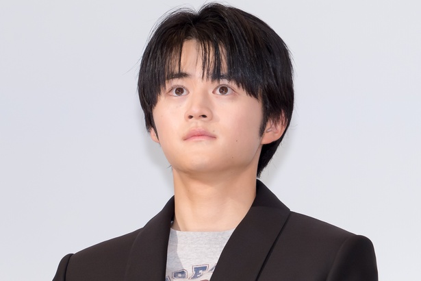 鈴鹿央士