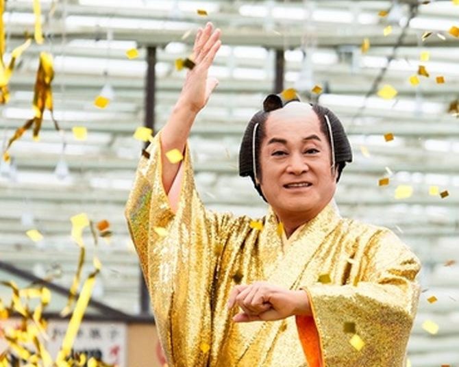 松平健さん登場！マツケンサンバで幕開け！西武園ゆうえんちで「昭和100年大祭典」がスタート