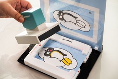 最近ブームの「特別重ね捺しスタンプラリー」も楽しい！スタンプ台はスカイガーデン内4カ所に設置。スタンプを順番に重ねていくと、ピングーの限定イラストが完成する