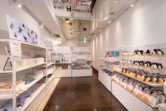 併設ショップはカフェを利用しなくても入店可能