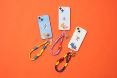 「ペアスマホハンドストラップ」(各2420円)