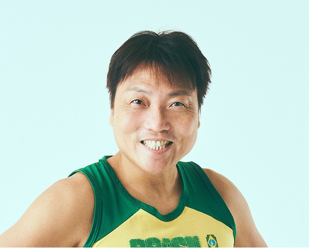 FP１級を持つ、お笑い芸人のサバンナ八木真澄さん (C)サバンナ 八木真澄、ほんださん（本多遼太朗）／KADOKAWA