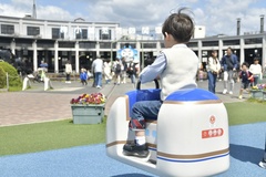 トーマスを見ながら遊べるのも魅力！