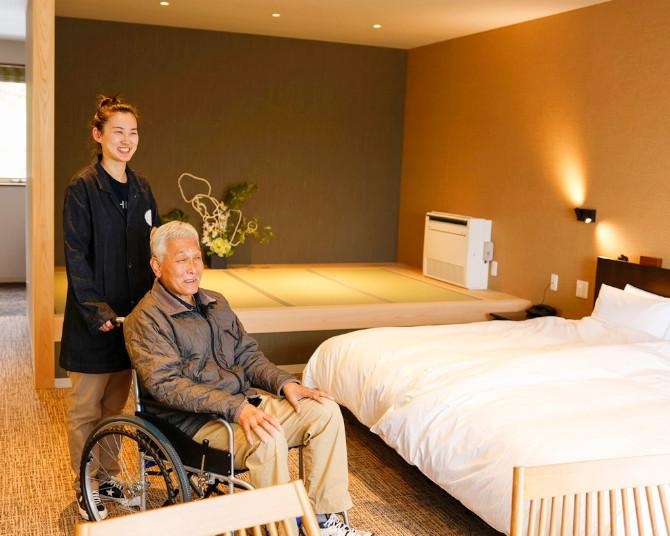 車椅子も大型犬もウェルカムな日本一インクルーシブな宿「HOTEL星取テラスせきがね」、“1300年の湯”関金温泉にオープン