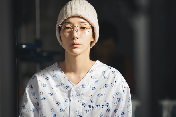 【韓国版】入院費まで夫に使いこまれ、絶望するジウォンはタクシーで家に向かう Amazon Original 『私の夫と結婚して』Prime Videoで独占配信中(C) Studio Dragon by CJ ENM
