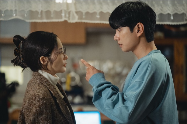借金まみれで家事も一切やらない夫。義母もとんでもない人で… Amazon Original 『私の夫と結婚して』Prime Videoで独占配信中(C) Studio Dragon by CJ ENM