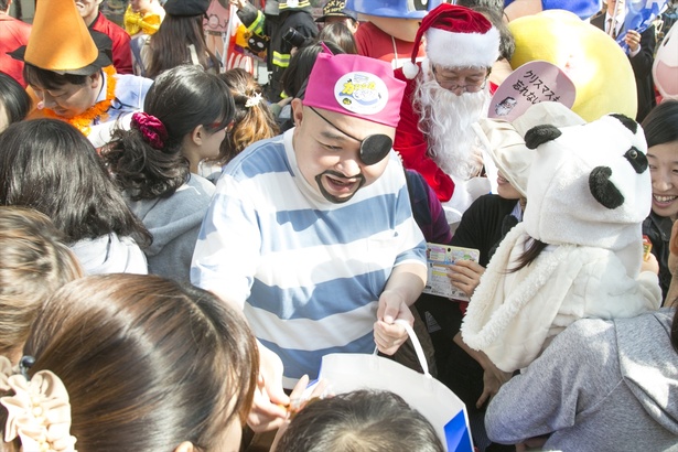 おもちゃゲットだぜ タカラトミーのハロウィンイベントで下町が大賑わい ウォーカープラス