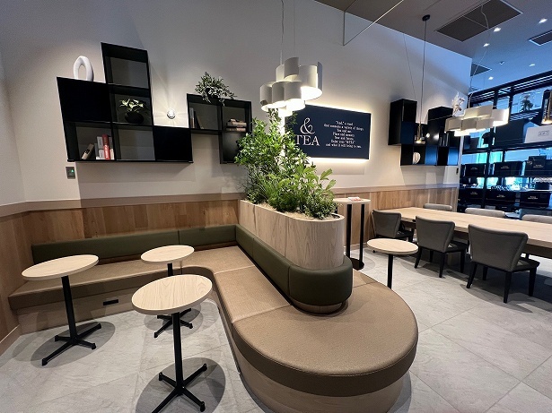 内装も「タリーズコーヒー」とは違った雰囲気