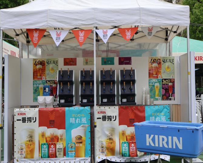 緑の中で乾杯！今年も「森のビアガーデン」の季節がやってきた！